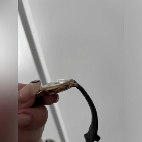 Vintage | Fossil | 1980's Fossil  World Gold Watch with Black Leather Band - Picture 3 of 7